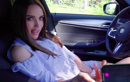 Кристина классно отсасывает и катается на бмв своего любовника.