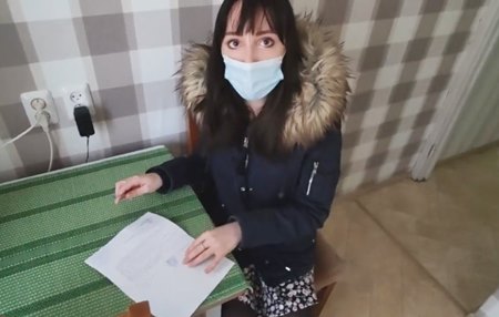 Курьерша ведется на жесткое наебалово и стает раком чтобы оплатили за товар.