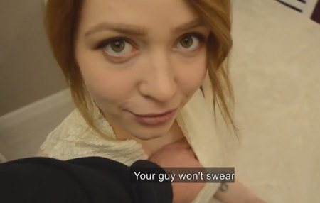 Клиент прикидывается голубым и после флирта жарит риэлторшу на роскошном столе.