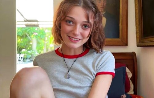 Младшая сестра напрашивается к брату на писюн и сквирчет от хорошей поки.